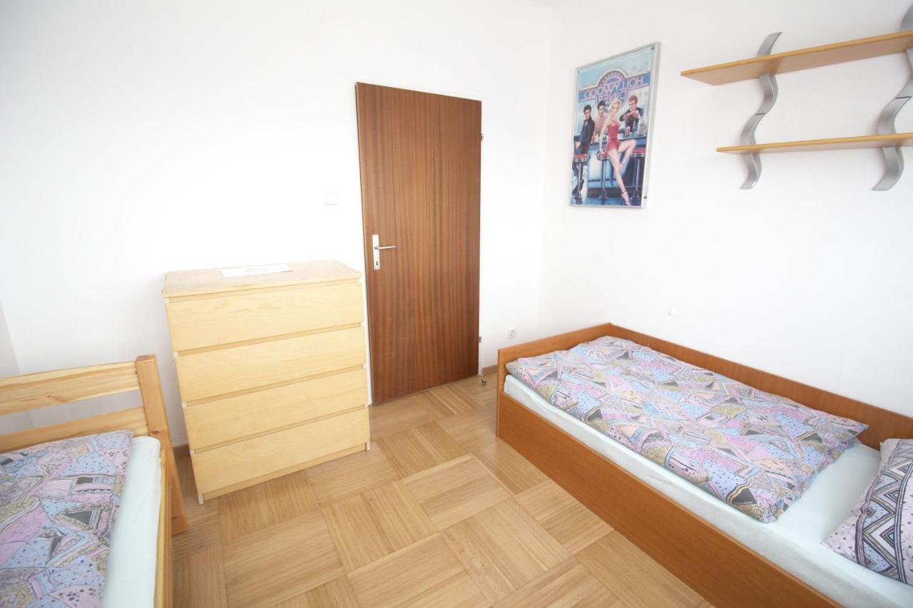 Geraeumige Ferienwohnung Im Zentrum Sankt Poelten Exterior photo